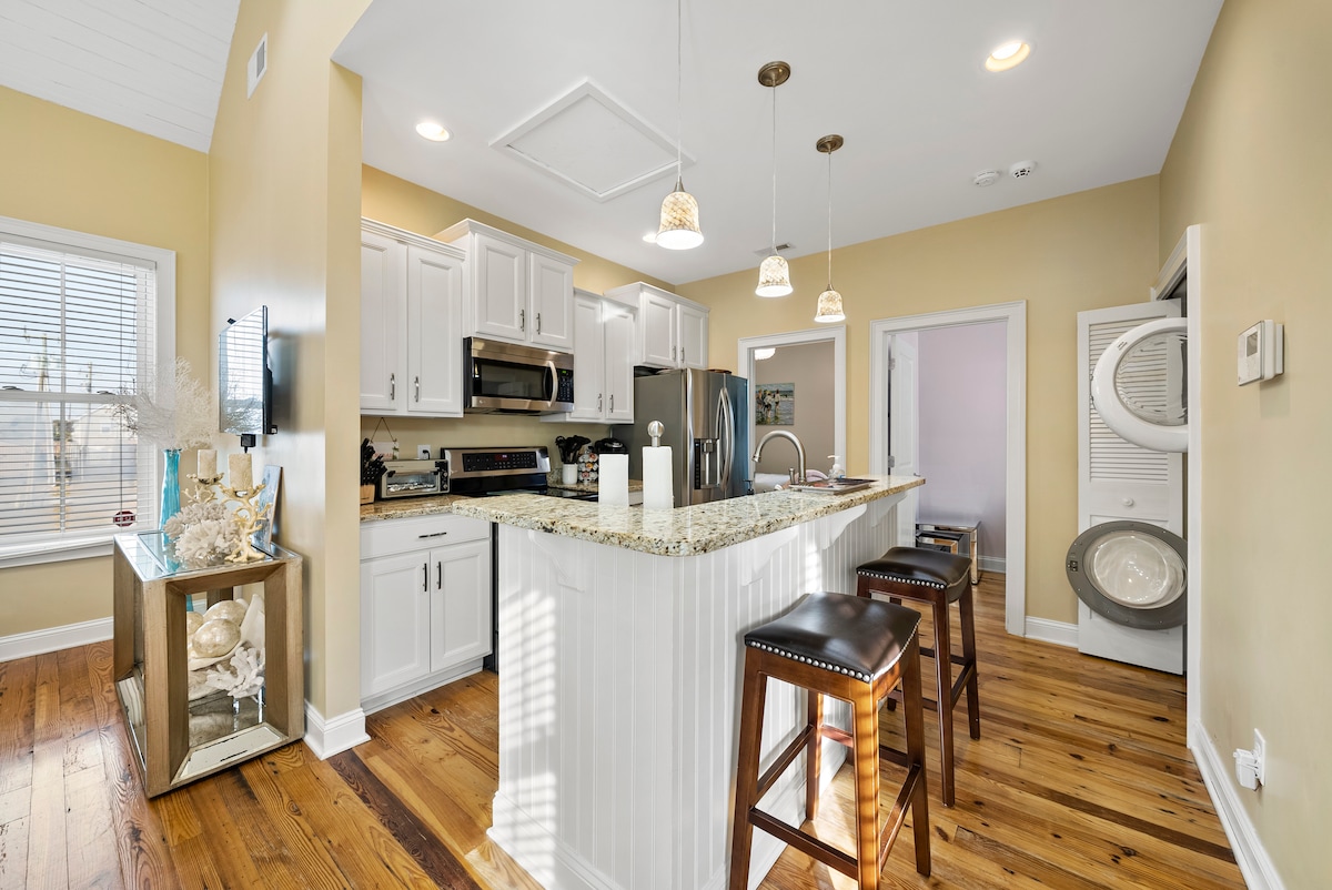 Key West Bungalow kitchen