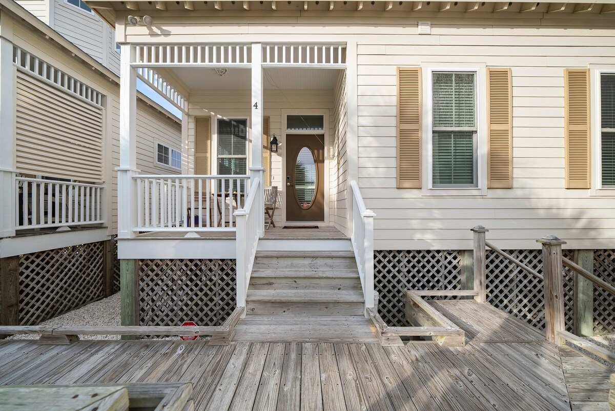 Key West Bungalow outdoor area